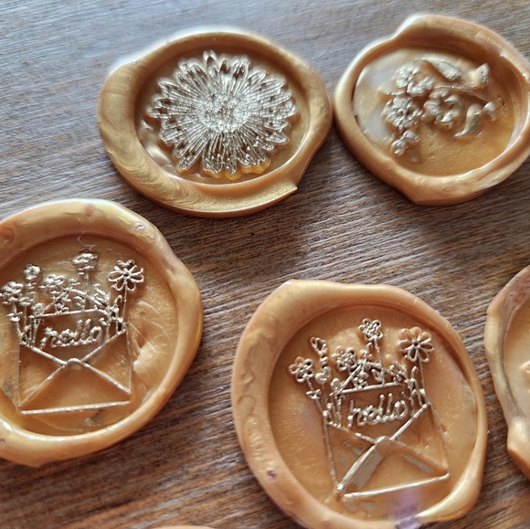 Gold Wax seals stickers.  Envelope seals. - Picture 11 of 11